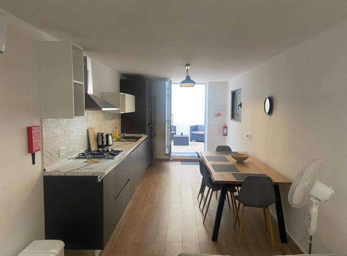 Theatre Apartment Mellieha Exterior photo